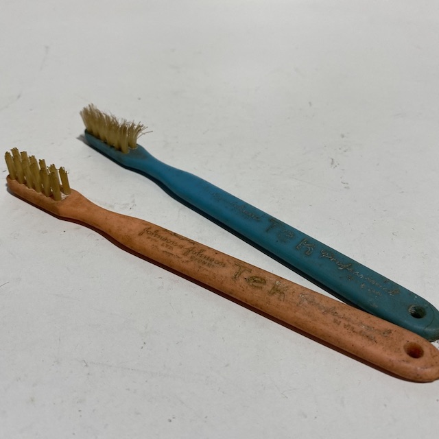 TOOTH BRUSH, Older Style Aged